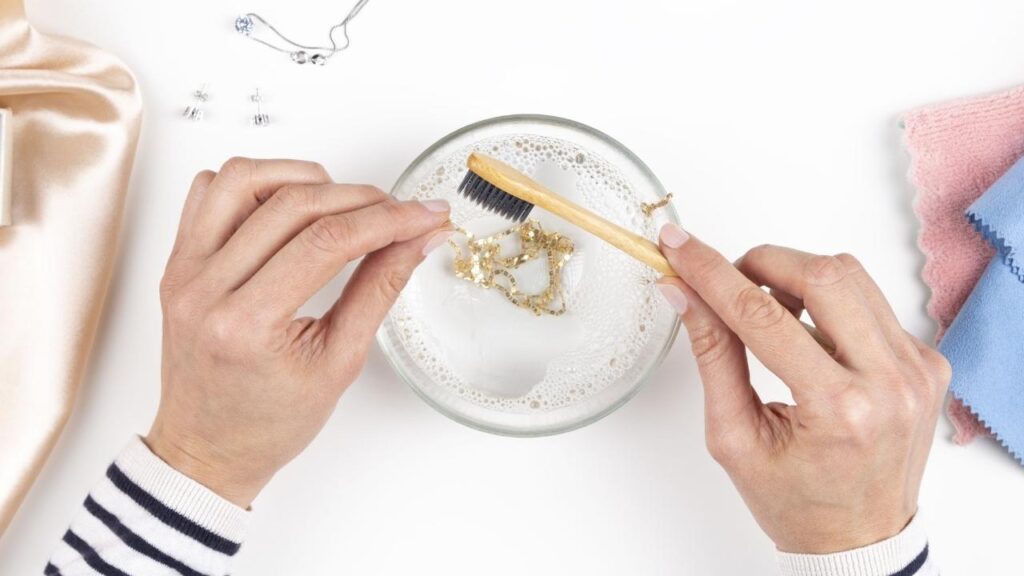 Clean Jewellery at Home